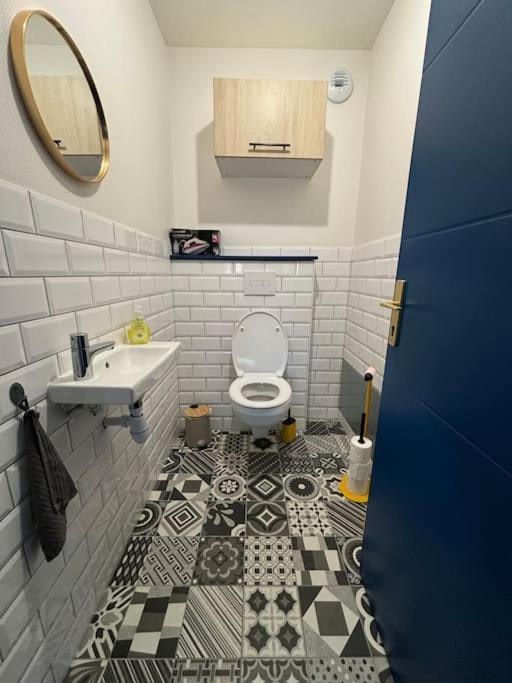Charmante Maison Renovee Centre-Ville Balbigny Экстерьер фото