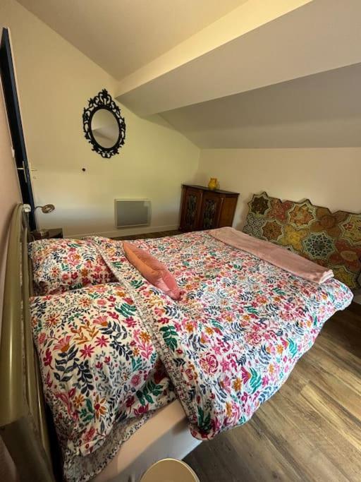 Charmante Maison Renovee Centre-Ville Balbigny Экстерьер фото